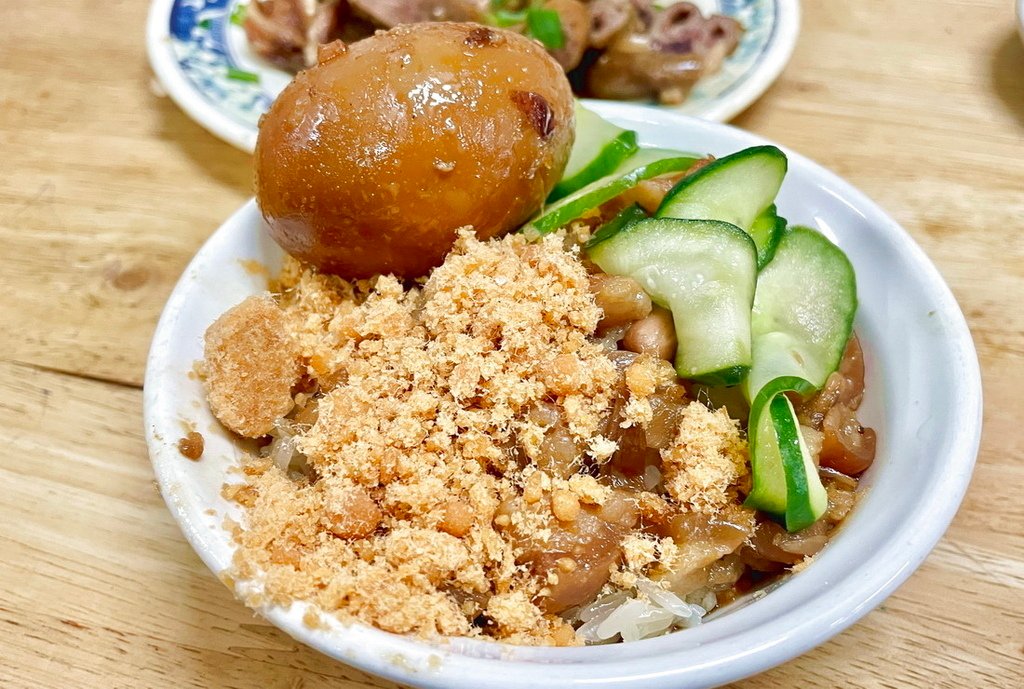 台南中西區。水仙宮粽葉米糕vs.黃家鱔魚意麵︱人氣小吃同店面