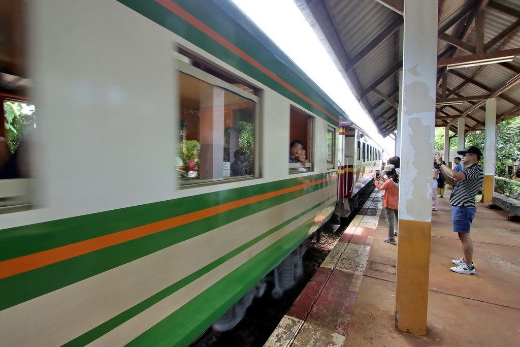 泰國北碧府3。搭一段死亡鐵路︱體驗最驚險Tham Krasa