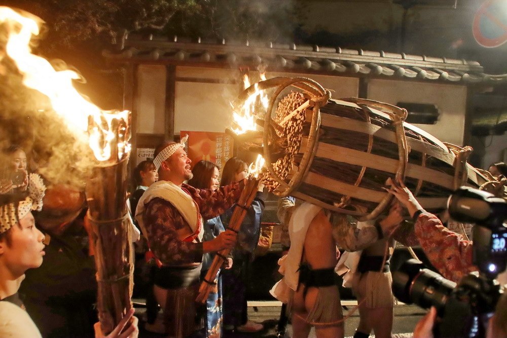 日本京都。鞍馬火祭︱日本三大火祭