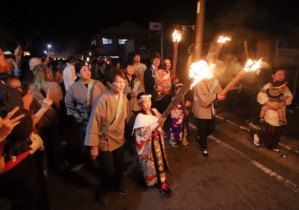 日本京都。鞍馬火祭︱日本三大火祭。