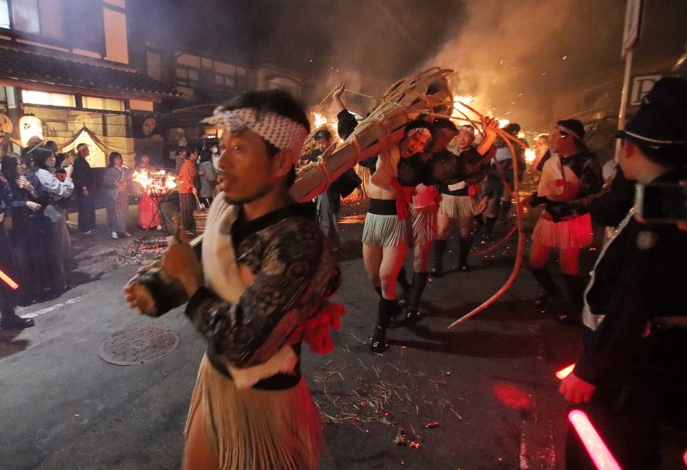 日本京都。鞍馬火祭︱日本三大火祭