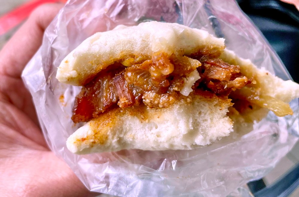 捷運龍山寺站。一甲子餐飲︱連續5年米其林必比登。古早味焢肉飯
