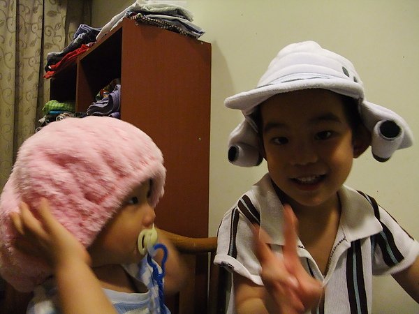 可愛兩兄弟(3y7m28d &amp; 1y3m24d)(2010.06.02)