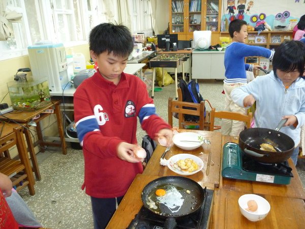 99上學期美食DIY日式豬排 (29).JPG