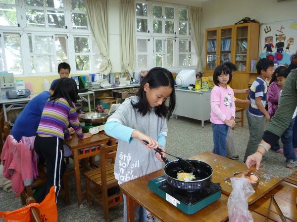 99上學期美食DIY日式豬排 (17).JPG