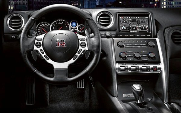 multi-function-display-system-nissan-gt-r-2012