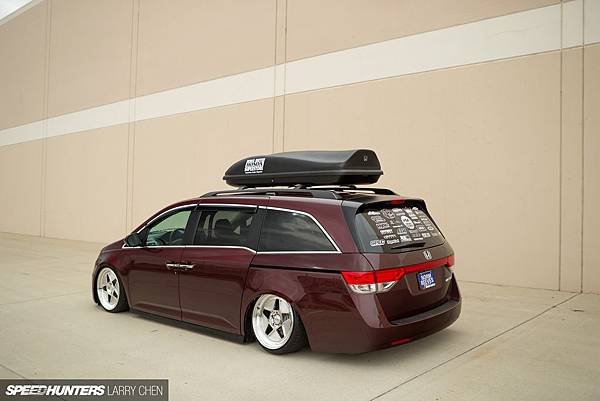 Honda_Odyssey_minivan_van_hot_rod_rods_tuning_lowrider_1000HP___h_1920x1280