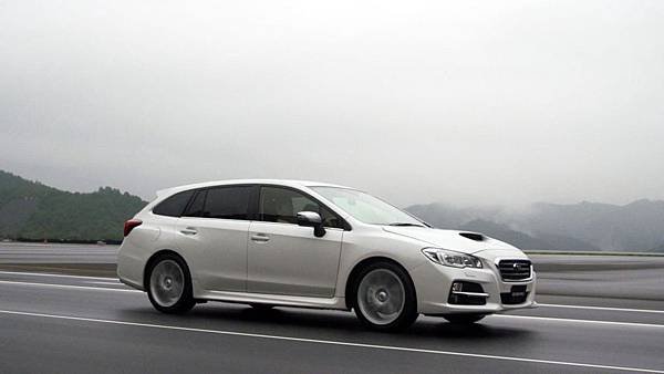 2015-Subaru-Levorg-1