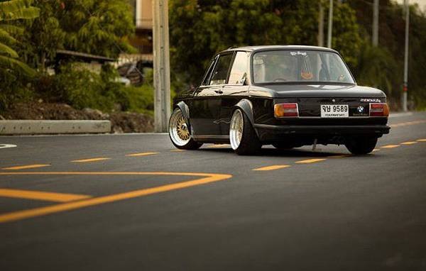 BMW-2002-21