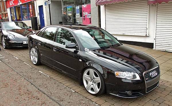 Audi_A4_on_Bentley_Wheels