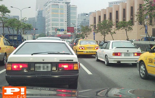 BMW E30 M3 vs Toyota Celica