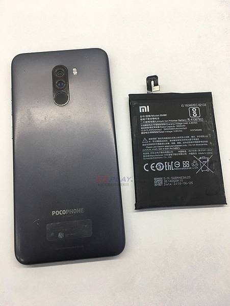 (小米紅米維修)Pocophone F1電池膨脹背蓋凸起更換