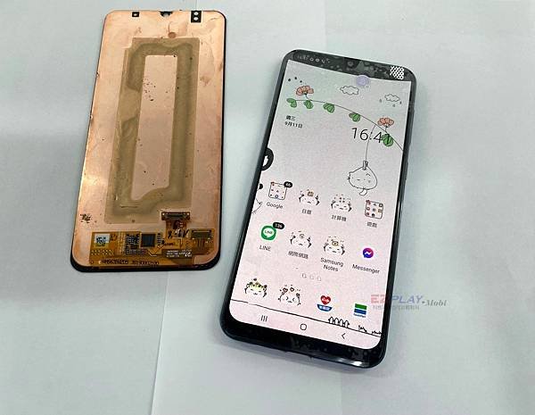 三星A30掉落桌下沒畫面,液晶破裂更換螢幕【947手機維修聯