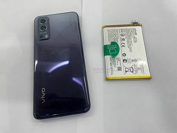 vivo Y52充電快耗電也快,一拔線就關機,電池老化更換就