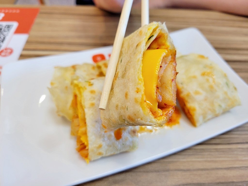 【美食】韓味來襲！蕃茄村泡菜系列閃亮登場｜炒泡麵、蛋餅、部隊