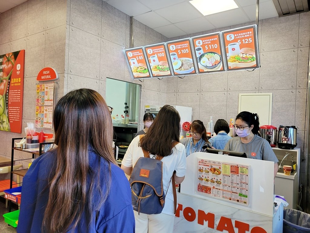【美食】韓味來襲！蕃茄村泡菜系列閃亮登場｜炒泡麵、蛋餅、部隊