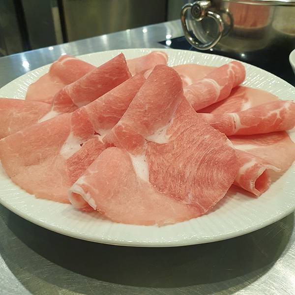 【小吃貨日記】內湖 瑞光路  DE LOIN 德朗火鍋 雞湯