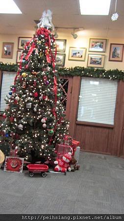 X&apos;mas tree in Bette&apos;s Place Restaurant, Hood River Oregon