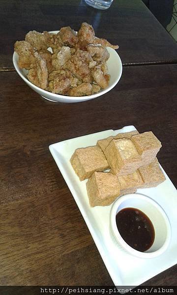 Salt &amp; Pepper Chicken &amp; Fried Tofu @Honey Toast Cafe