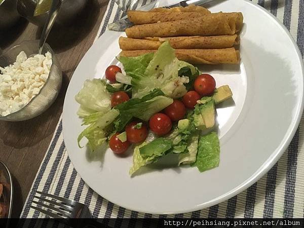 Mini Tortillas &amp; Green Salad