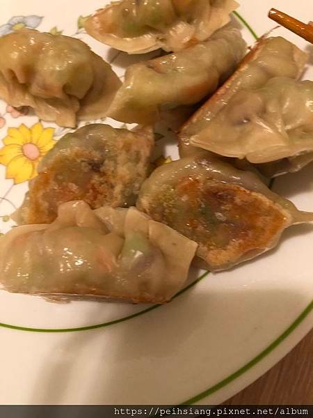 Make veggie dumpling