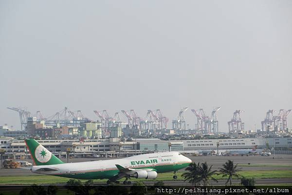 EVA AIR Take off