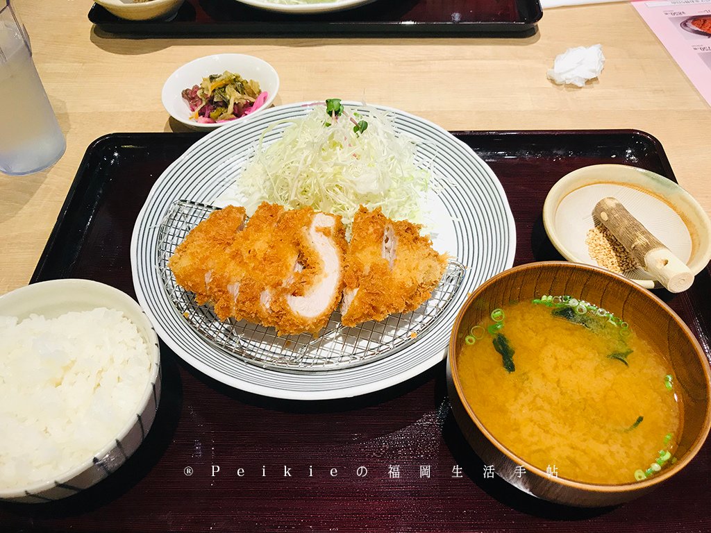 博多站友都八喜・薩摩黑豚炸豬排飯