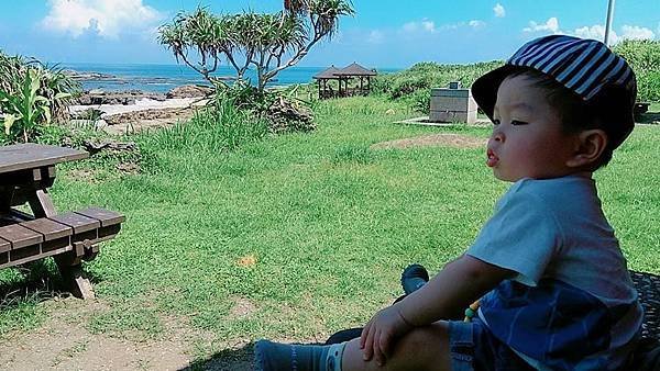 1Y2M20D放空看海大概就是這個樣子— 在花東海岸石梯坪。.jpg