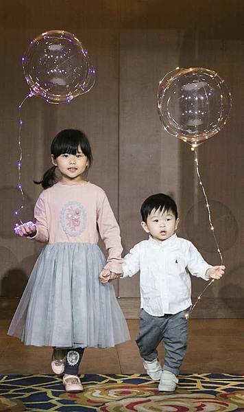 1Y7M25D花童初體驗.jpg