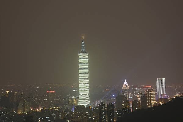 台北101夜景2s.jpg