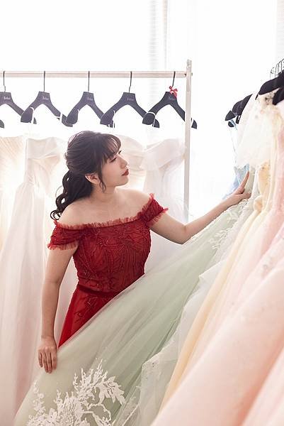 【高雄艾絲特手工婚紗】色彩繽紛的婚禮♡非傳統婚紗顏色的魅力*