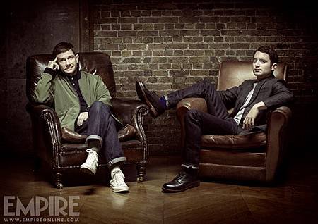 bilbo-and-frodo-chillin-in-promo-photo-for-the-battle-of-the-five-armies