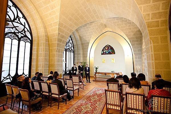 groom-waiting-at-alter-for-bride-at-wedding-hluboka-castle.jpg