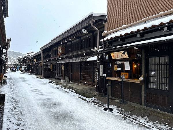 【追雪.賞雪.看看合掌造】走走郡上八幡城.兼六園.永平寺.金