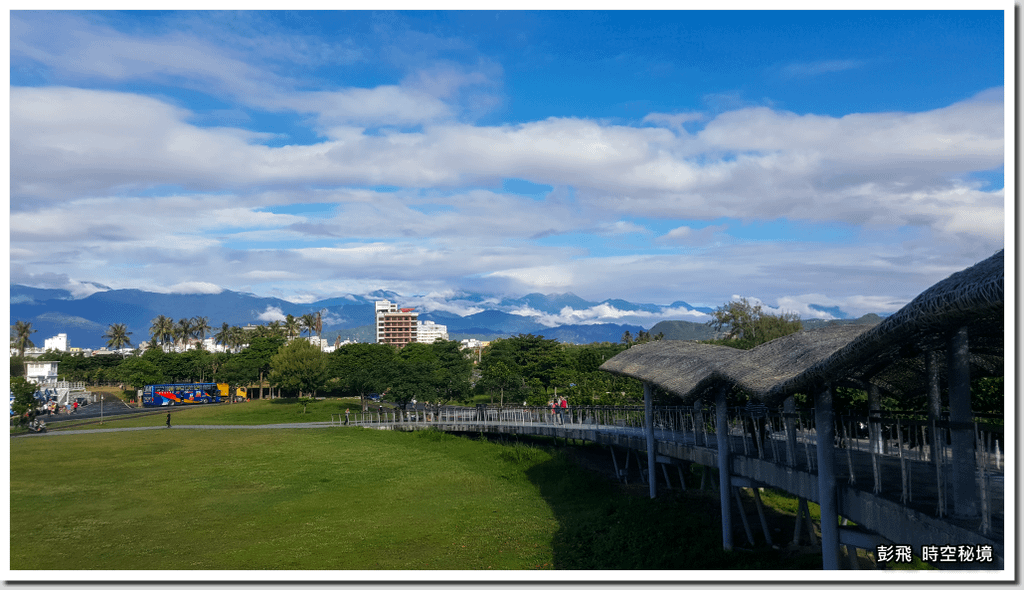 《台東海濱公園》《大相框》【台東必遊景點】國際地標(向陽樹)藝術造景、大相框是網紅、IG打卡必拍之地!