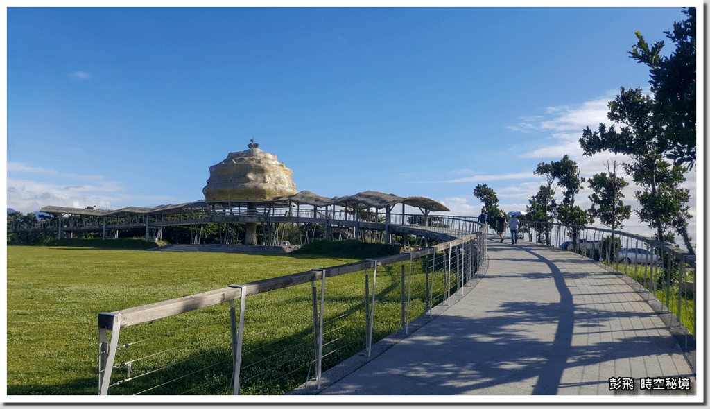 《台東海濱公園》《大相框》【台東必遊景點】國際地標(向陽樹)藝術造景、大相框是網紅、IG打卡必拍之地!