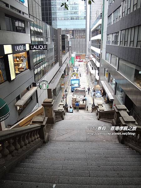 67.中環星巴克概念店