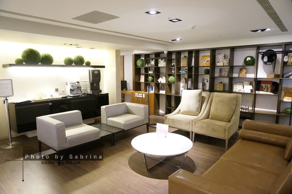 9.捷絲旅高雄中正館-二樓交誼廳