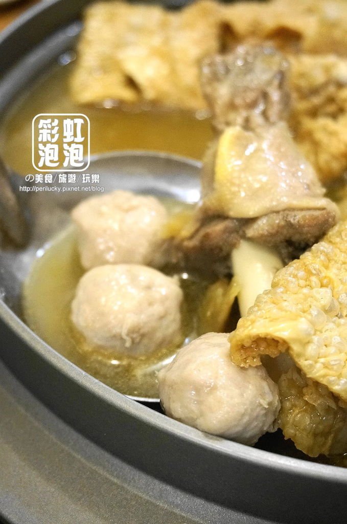 17.帝王食補薑母鴨-鴨肉丸.jpg