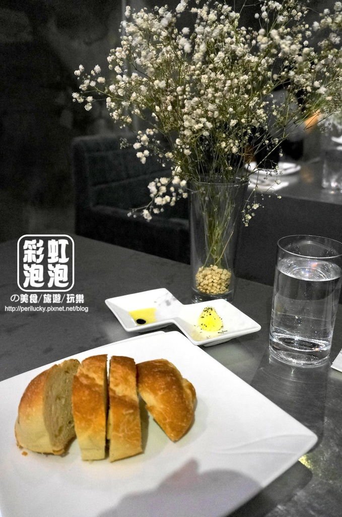 14.偷偷-餐前麵包.jpg