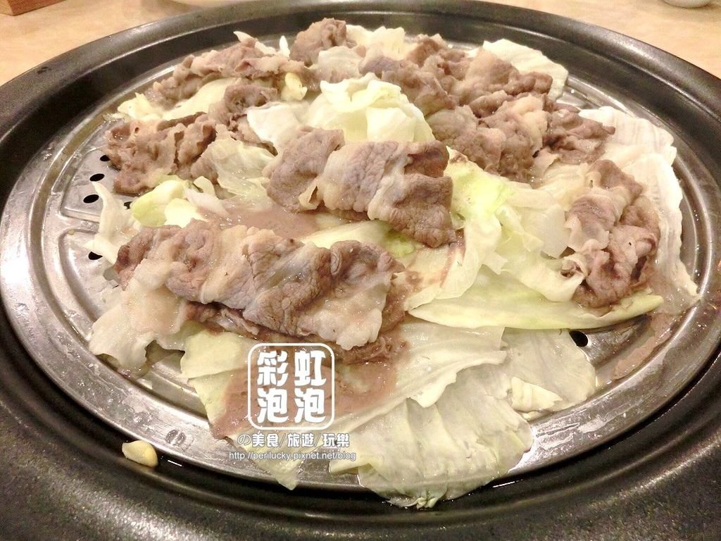 25.鼎陶蒸 蒸汽海鮮鍋物-小肥牛+高麗菜.jpg