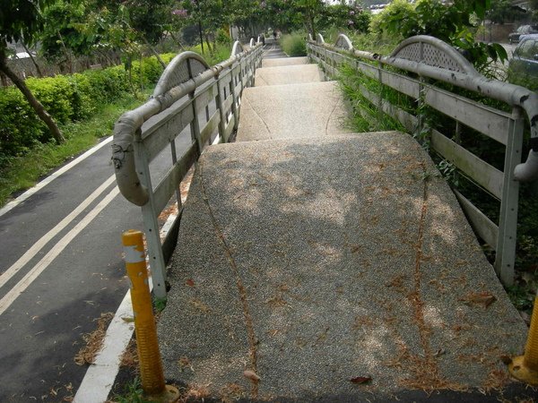 好玩的波浪路面