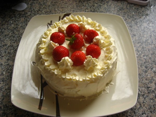 Strawberry Cake, made for a friend&apos;s birthday 1