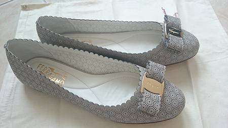 Ferragamo_virina_grey