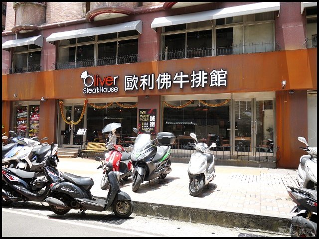 002.jpg