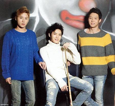 JYJ 2012 STANDING -011.jpg