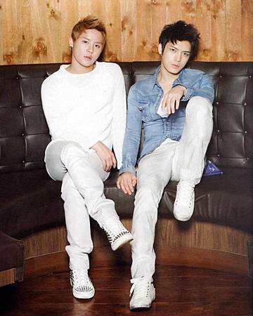 JYJ 2012 STANDING -015.jpg