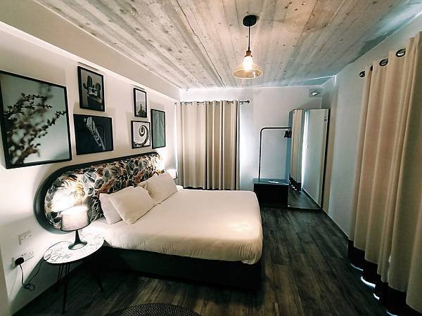 Mr.Todd Hotel-4.jpg