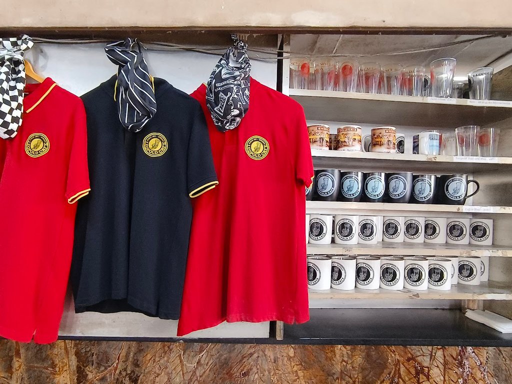 印度孟買咖啡廳介紹-Leopold Café-7.jpg