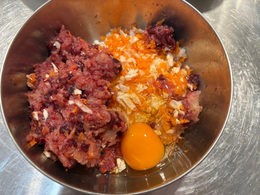 【毛小孩食譜】寵物鮮食DIY 手作雞肉/雞肝蔬菜丸